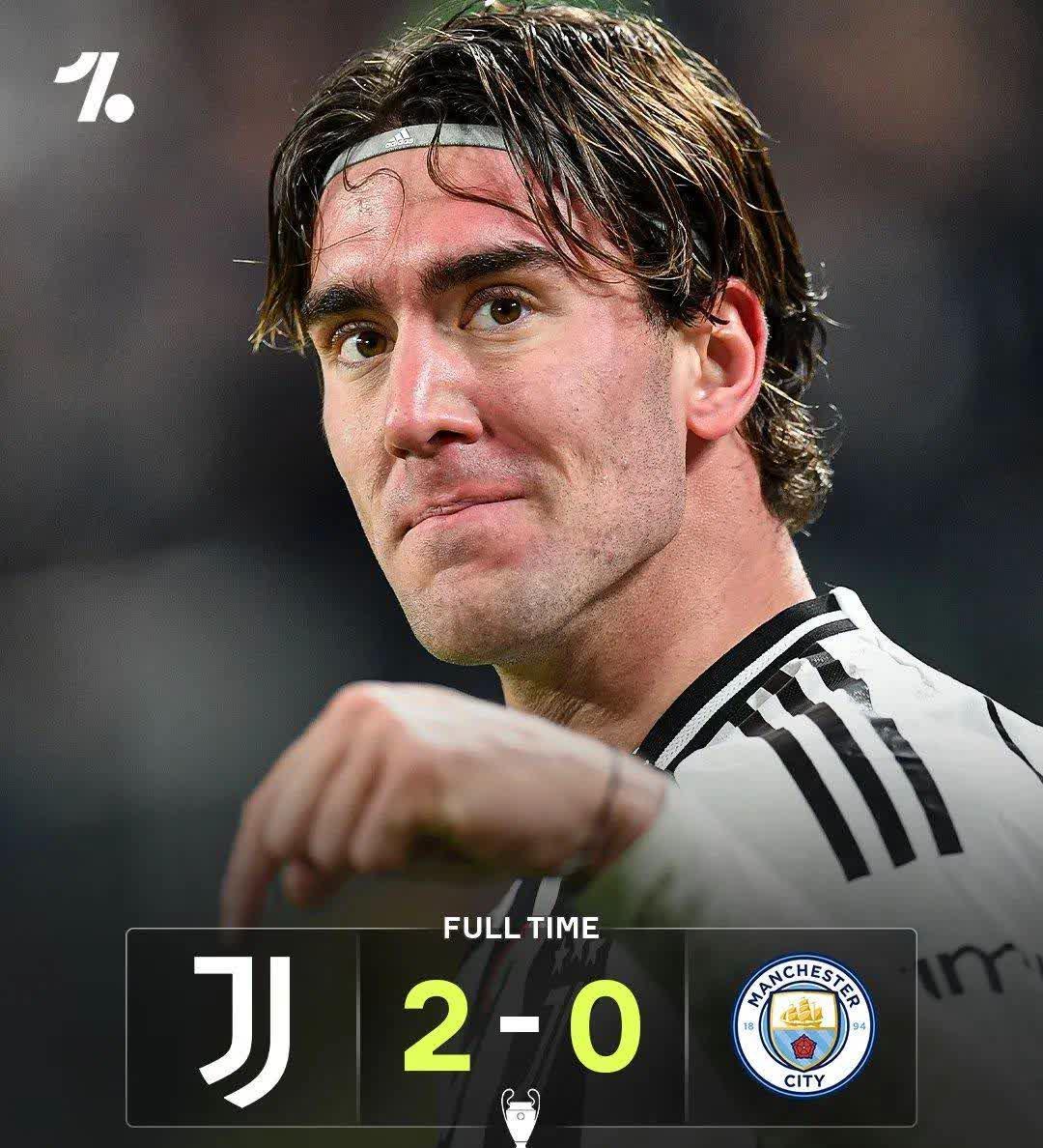 曼城夺冠后更衣室 曼城夺冠后更衣室