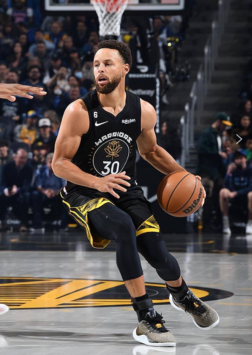 那不勒斯发布备战花絮；赛前篮板制胜；欧篮联任务艰巨；轮换策略成焦点的简单介绍